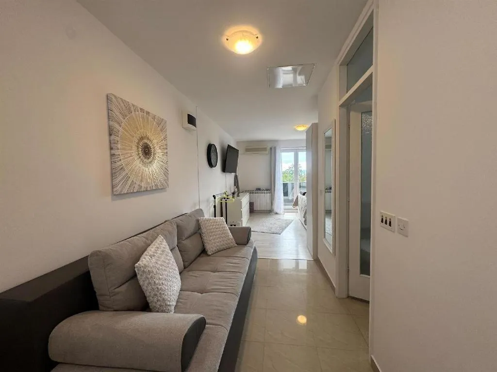 Apartment Nora Dramalj